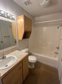 Building Photo - Perfect Elm Mott Duplex