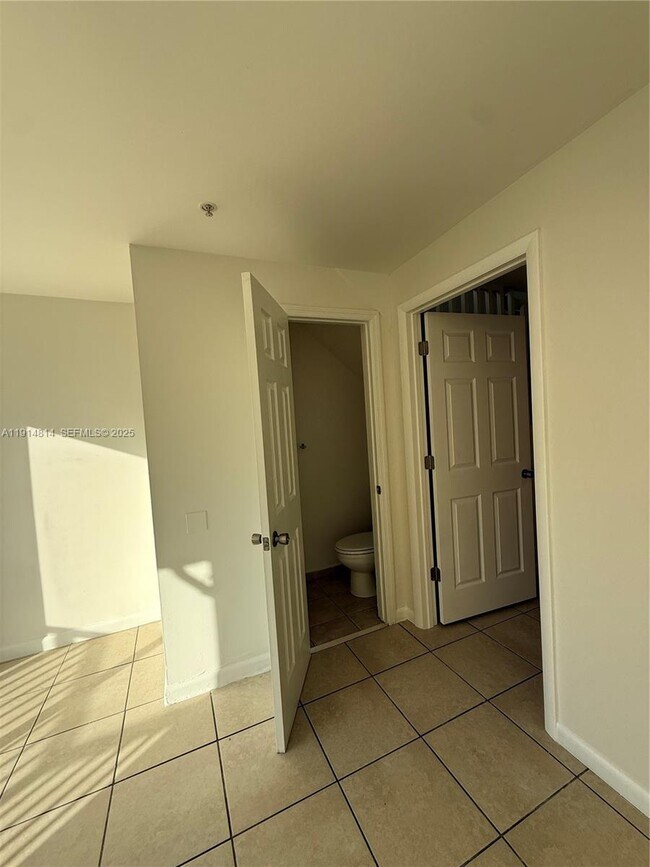 Building Photo - 821 SW 2nd St