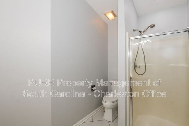 Building Photo - 208 Pipers Ln