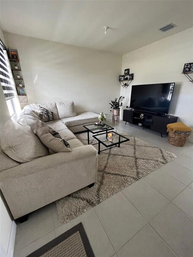 Building Photo - West 113th Street, Hialeah, FL 33018 - 3 BR 2.5 BA townhouse