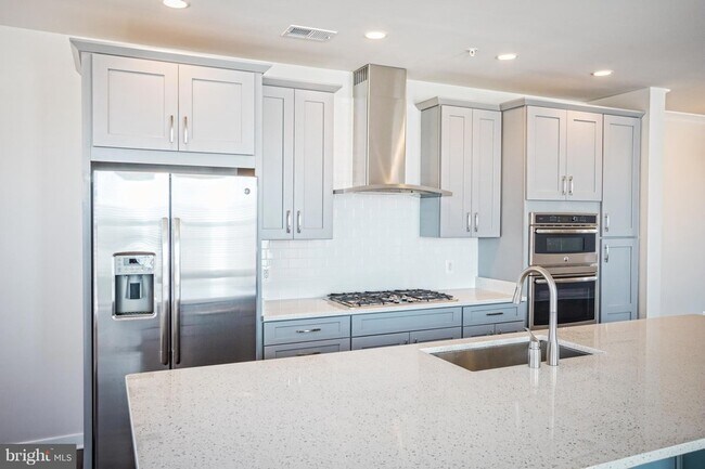 Building Photo - 23646 Hopewell Manor Terrace