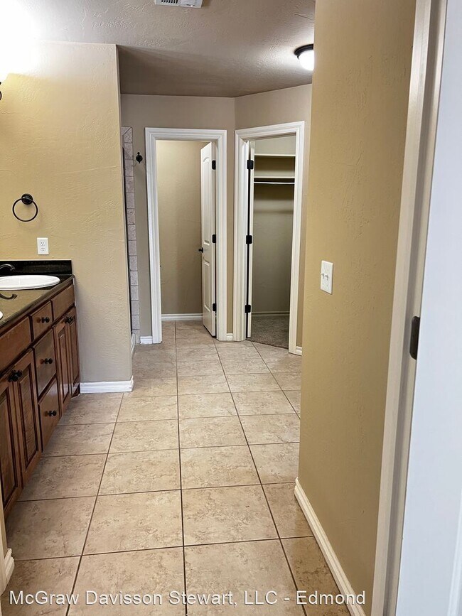 Building Photo - 3 br, 2 bath House - 1625 Savannah Lane