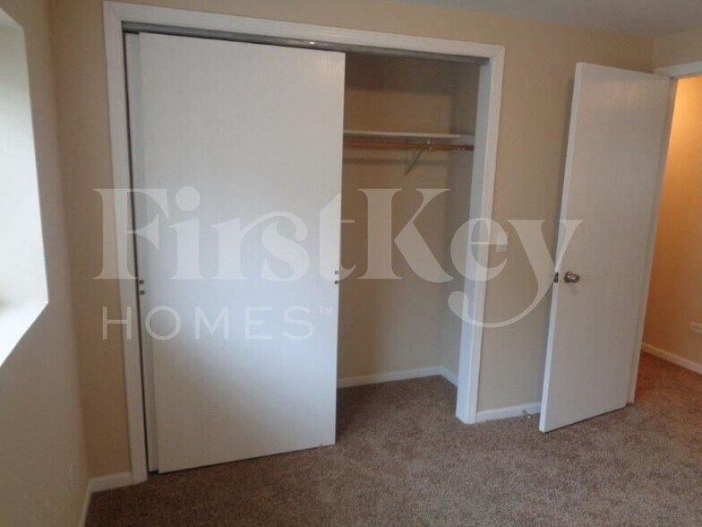 Building Photo - 1514 Goldenrod Terrace