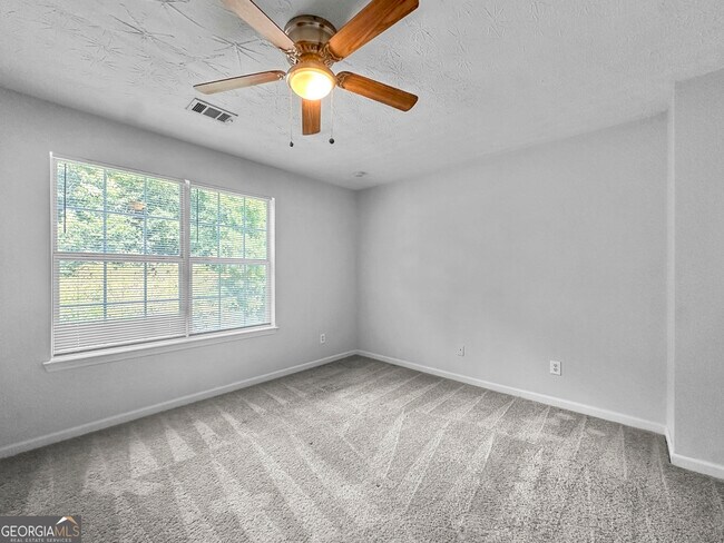 Building Photo - 417 Kirkland Dr