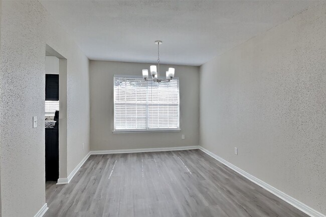 Building Photo - 3414 Green Fields Dr