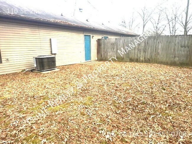 Building Photo - 110 SE 2nd St