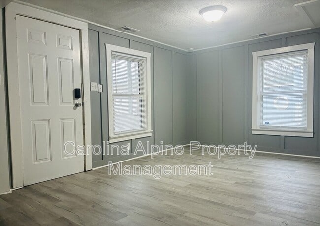 Building Photo - 1021 Dodd St