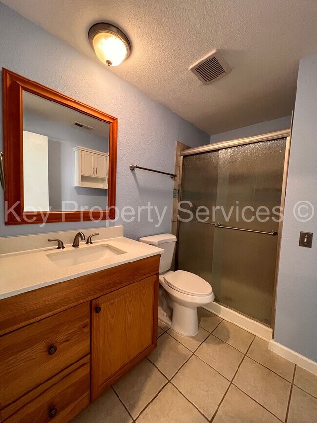 Building Photo - Orchards Ranch with Large Fenced Yard - Re...