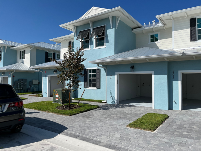 Building Photo - 26300 Coco Cay Cir