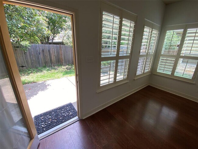 Building Photo - 2210 Onion Creek Pkwy