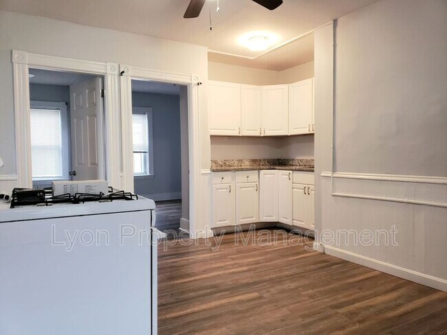 Building Photo - 276 Hunt St