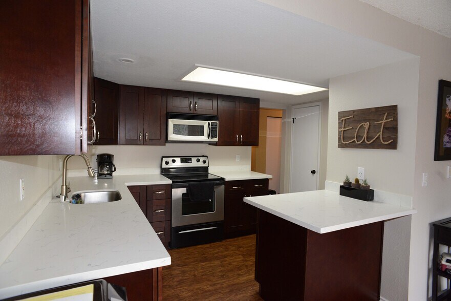 Kitchen - 11430 99th Pl NE