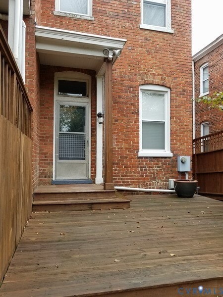 Building Photo - 416 Strawberry St