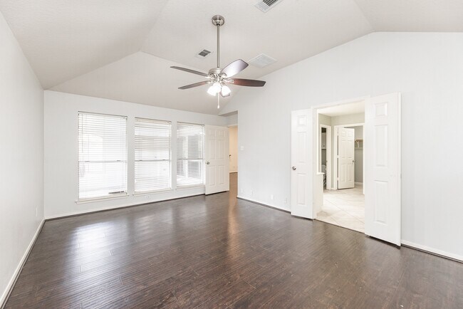 Building Photo - 21403 Hadrian Dr