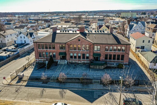 Building Photo - 775 Potters Ave