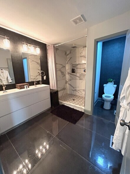 Building Photo - 851 N Grand Ave NW