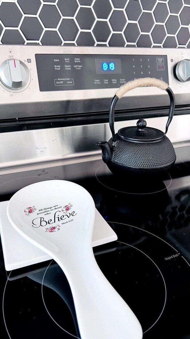 Building Photo - 21 Bullocks Point Ave