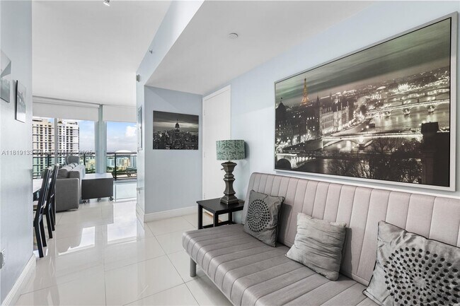 Building Photo - 350 S Miami Ave