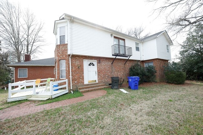 Primary Photo - Great home in Chapel Hill!