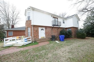 Building Photo - Great home in Chapel Hill!