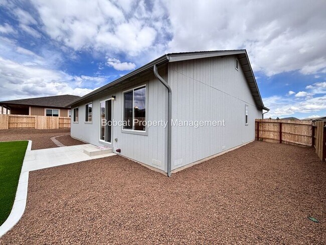 Building Photo - 909 Saltbrush Rd