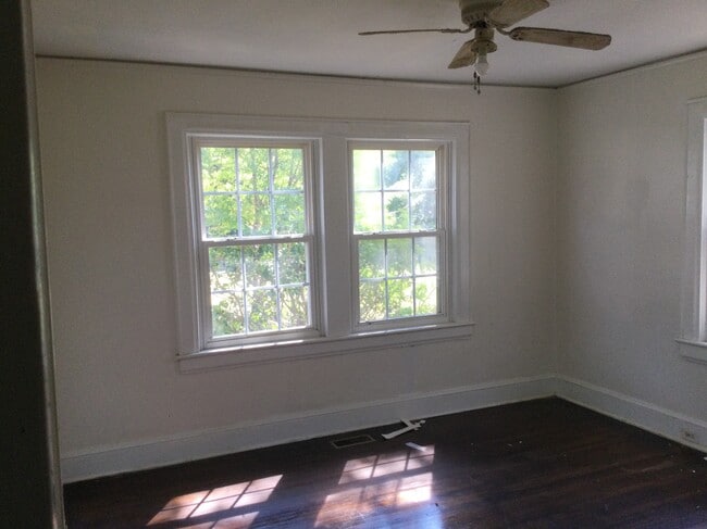 Building Photo - 2406 Celia Ave