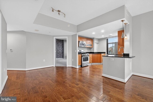 Building Photo - 2451 Midtown Ave