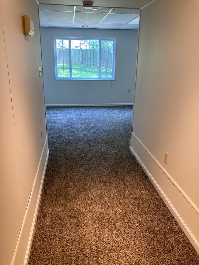 Building Photo - Farmbrook Rental
