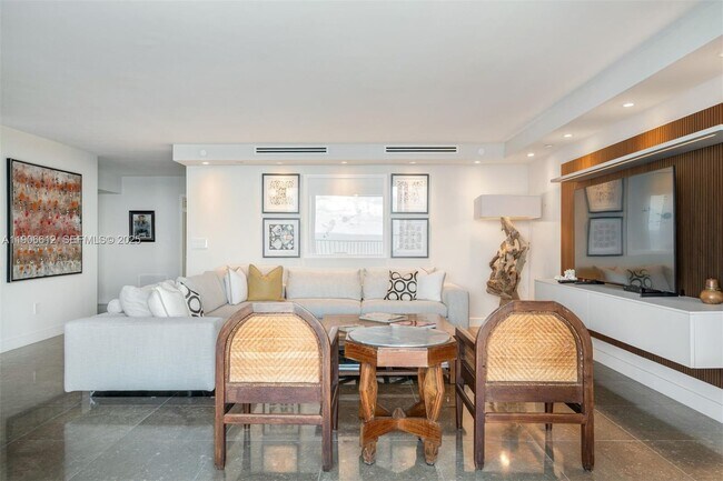 Building Photo - 881 Ocean Dr