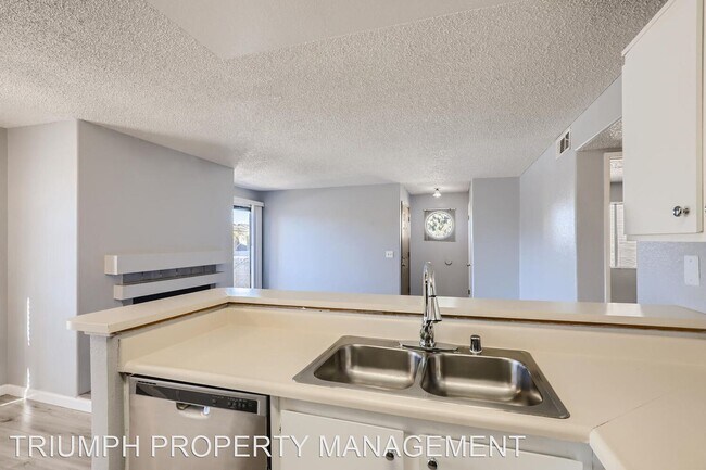 Building Photo - 2 br, 2 bath House - 2977 Juniper Hills Bl...