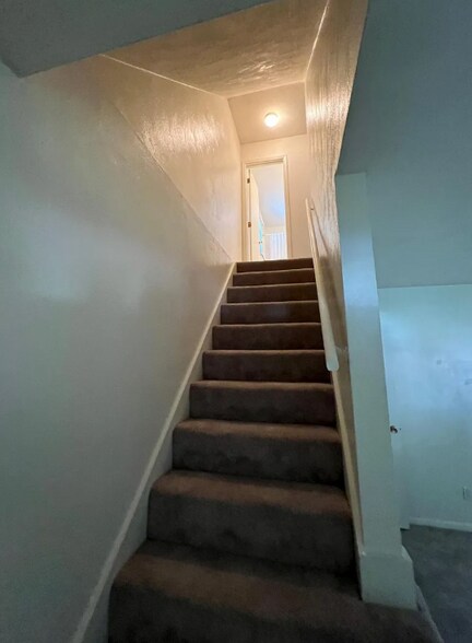 Building Photo - 4706A Spring Hill Ave