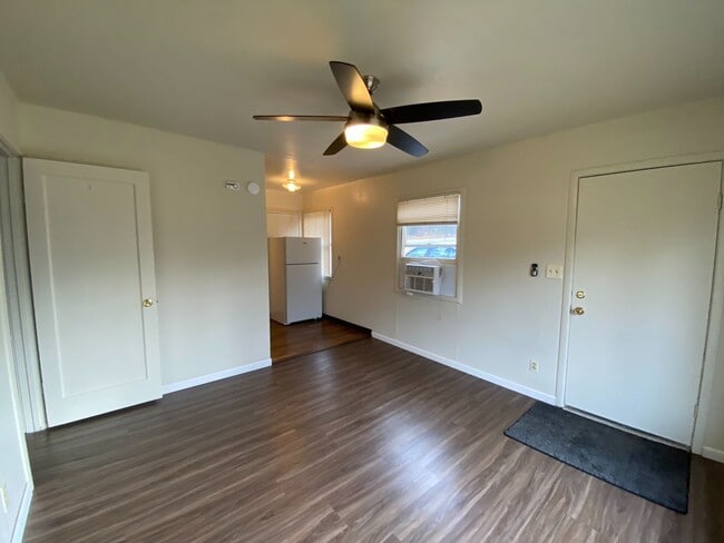 Building Photo - 5773 Stratton Lane