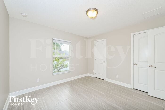 Building Photo - 2178 Chickadee Dr