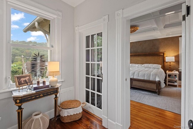 Building Photo - 56 Scudder Ave