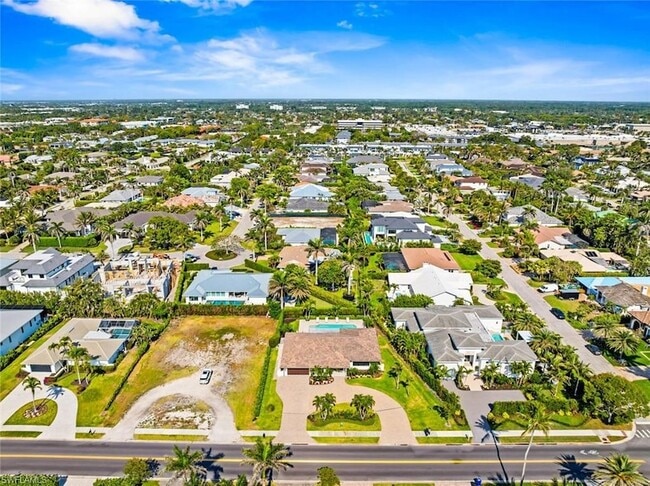 Building Photo - 4222 Crayton Rd