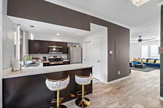 Building Photo - 15167 Kimberley Ct