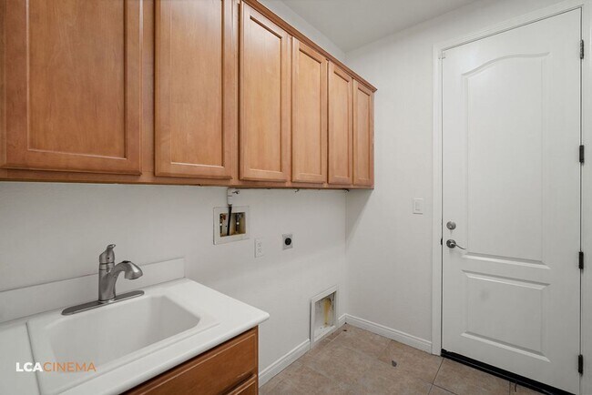 Building Photo - 5107 Via Palermo Dr