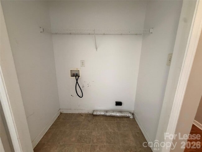 Building Photo - 375 Brookfield Dr