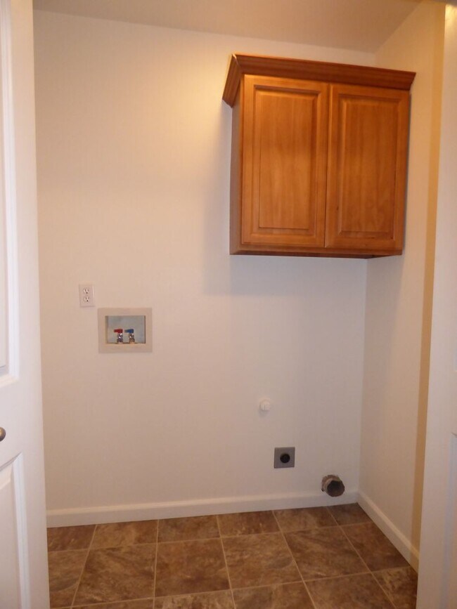 Building Photo - 3536-3538 Fisher Ct NE Salem, OR 97305