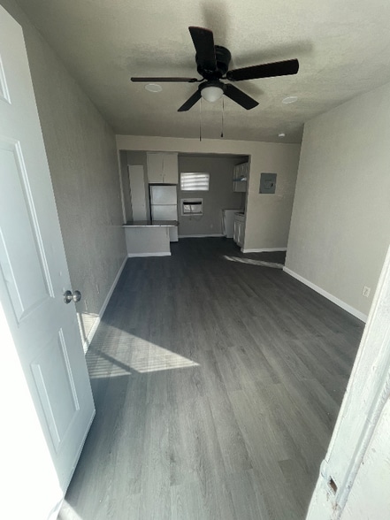 Building Photo - 535 El Centro Ave