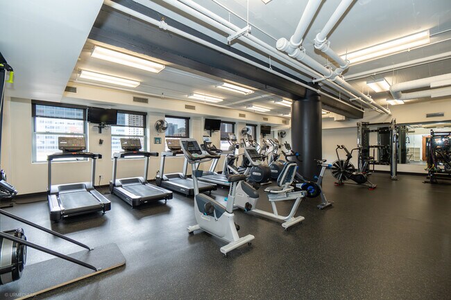 Building Photo - 165 N Canal St