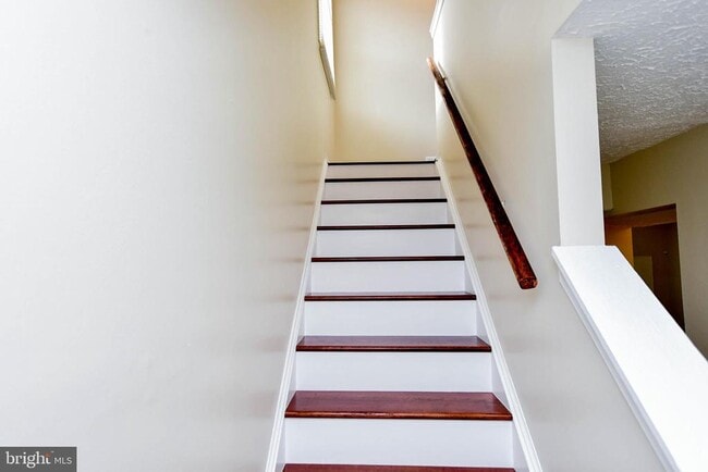 Building Photo - 2115 N Anvil Ln