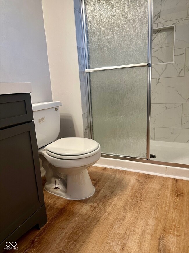 Building Photo - 5847 Lakeland Dr