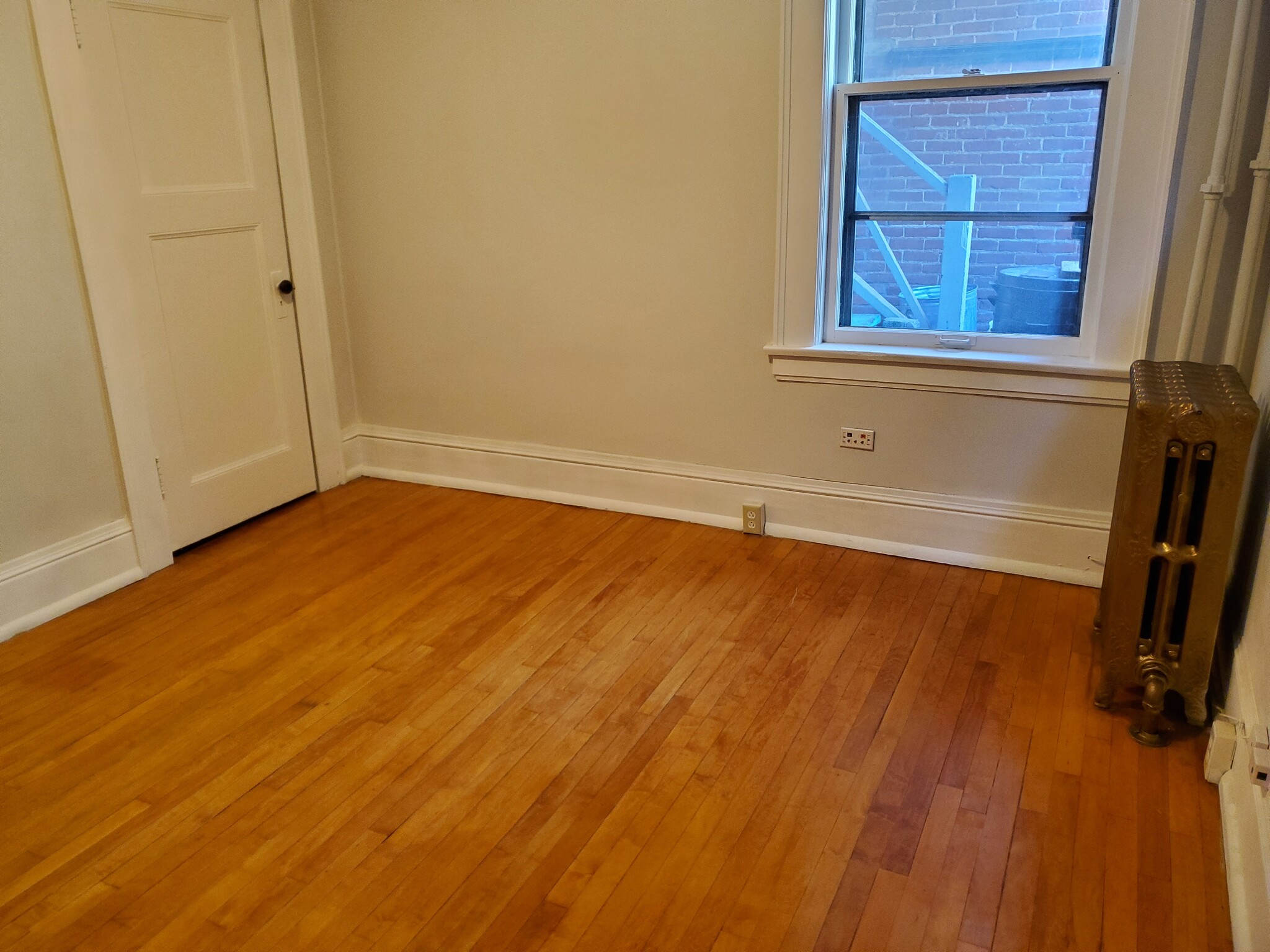 Bedroom 1 - 739 W Broadway St