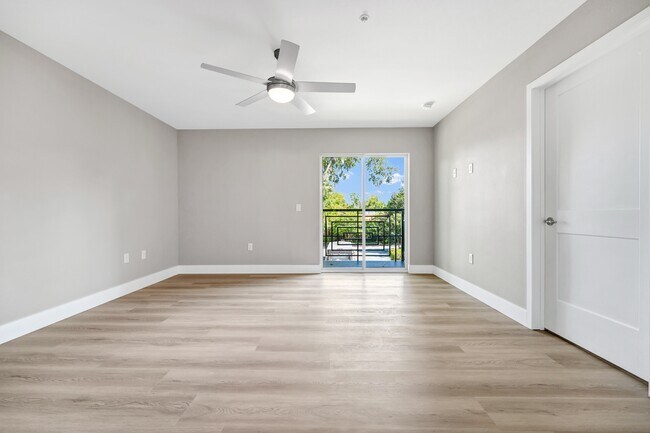 Building Photo - 37 SE 15th Terrace