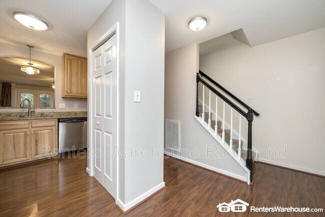 Building Photo - 7029 Pine Orchard Ct