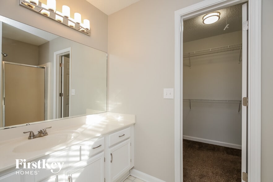 Building Photo - 1404 Chapel Hill Ln SW