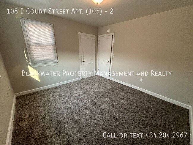 Building Photo - 108 E Court St