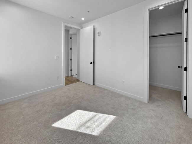 Building Photo - $0 DEPOSIT OPTION. BRAND NEW 4 BED 3 BATH HOME WITH ROOFTOP DECK IN BERKELEY