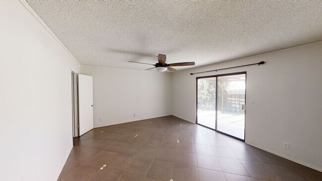 Building Photo - 1125 Chestnut Ave